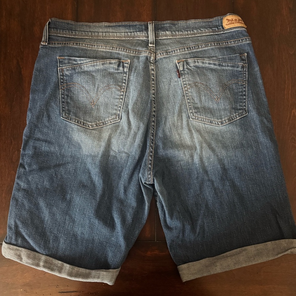 Levi’s Women’s Bermuda Blue Denim Shorts 16 - Picture 3 of 6